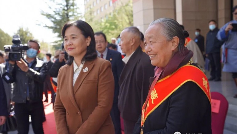 传承精华，让藏医药造福人民健全安全！